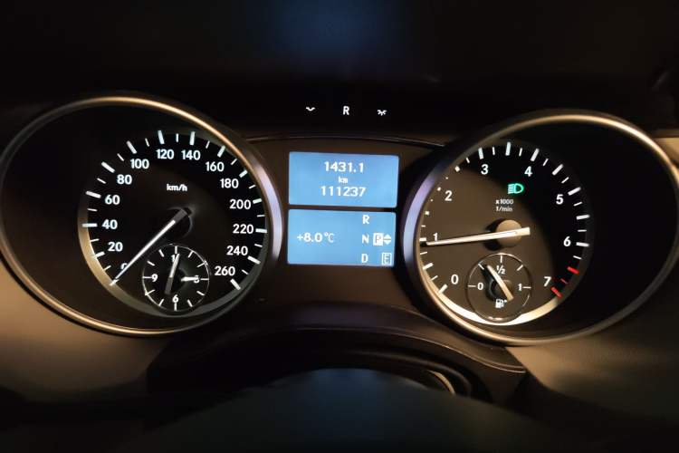 Used Mercedes-Benz R-Class 2015 R 400 4MATIC Business Model
