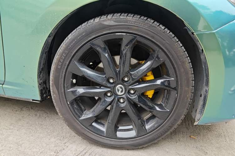 Used Mazda 3 Axela 2014 Sedan 2.0L Automatic Sport Model Right Front Wheel Hub