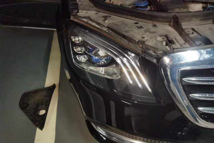 Used Mercedes-Benz S-Class 2018 S 350 L Right Front Headlight