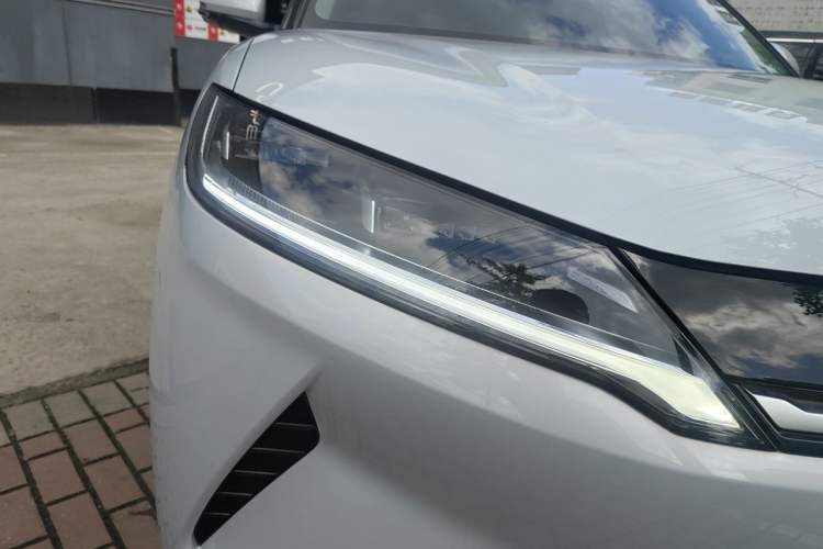 Used BYD Yuan UP 2025 Model 301KM Leading Version