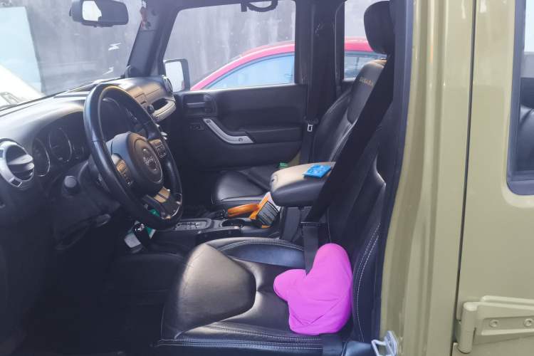 Used Jeep Wrangler 2013 3.6L Sahara Four-Door Edition