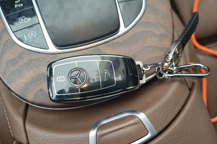 Used Mercedes-Benz E-Class 2019 E 260 L
