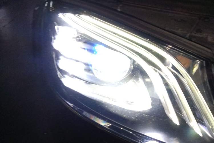Used Mercedes-Benz S-Class 2019 S 320 L Right Front Headlight