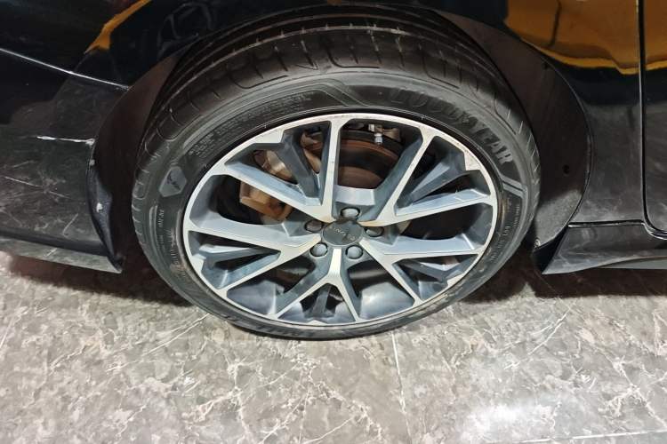 Used Lynk & Co 03 2021 1.5TD DCT Jing Champion Edition Right Rear Wheel Hub