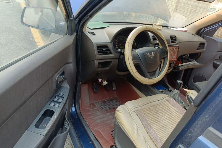 Used Wuling Hongguang 2014 1.5L S Standard Version Driver Seat