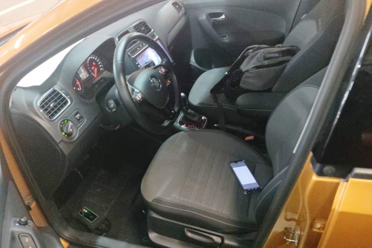 Used Volkswagen Polo 2016 1.6L Cross Polo Automatic Left Front Seat