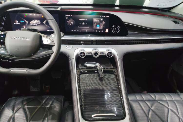 Used EXEED Stellar 2023 400T Two-Wheel Drive Comfort Flyfish Edition