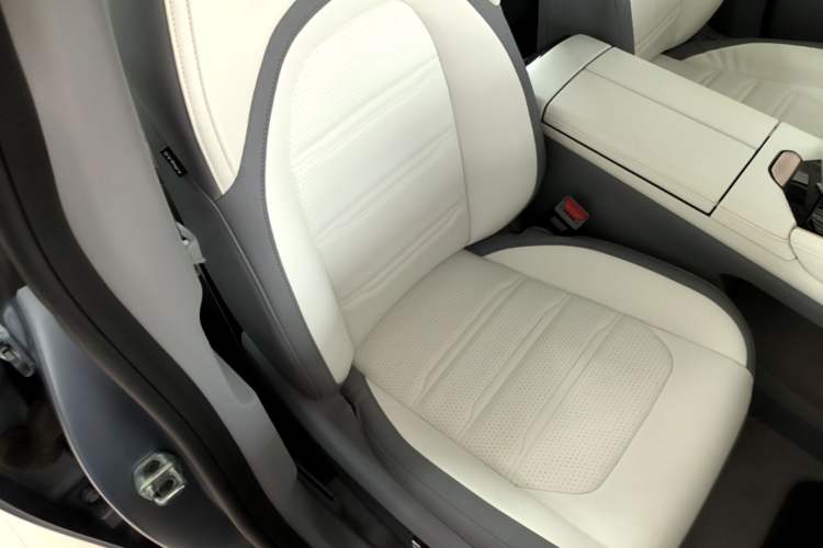 Used Dongfeng eπ eπ007 2024 Pure Electric 540 All-Wheel Drive Max Edition Right Front Seat