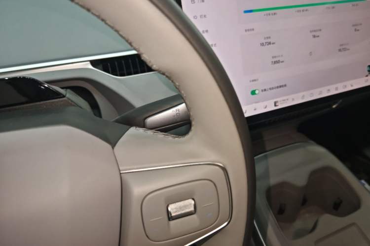 Used XPeng MONA M03 2025 600 with Ultra-Long Range Max Gear Lever