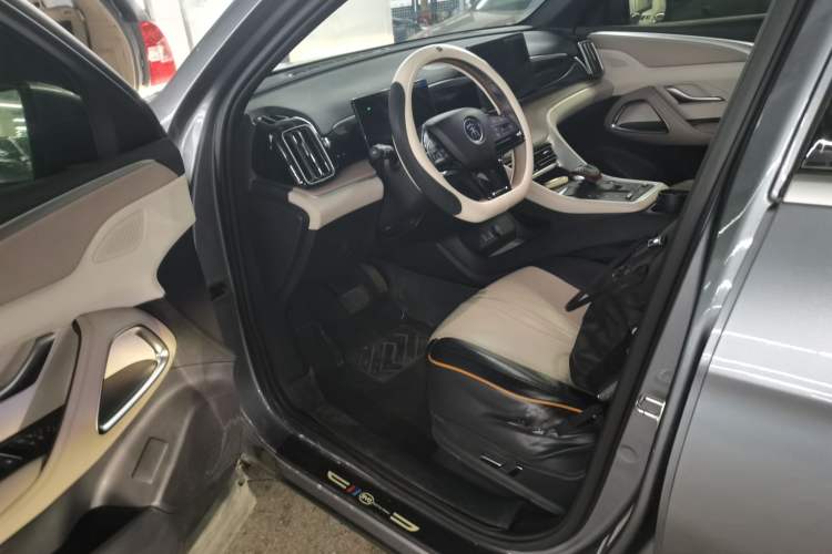 Used BYD Song Pro New Energy 2024 HONOR Edition DM-i 71KM Navigation Model Left Front Seat