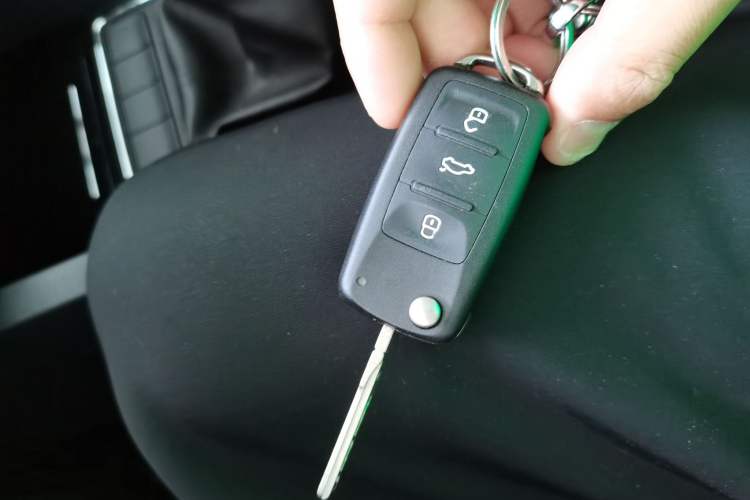 Used Volkswagen Sagitar 2015 1.6L Manual Comfort Model