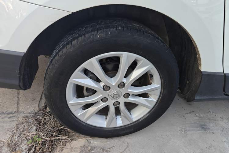 Used Baojun 730 2016 1.8L iAMT Comfort Version 7 Seats Right Rear Wheel Hub