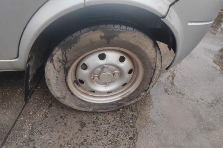 Used Dongfeng Xiaokang K17 2009 1.0L Base Version AF10-06 Right Front Wheel Hub