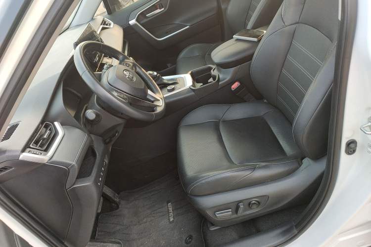 Used Toyota Wildlander 2023 Dual-Motor 2.5L E-CVT Four-Wheel Drive Prestige Edition
