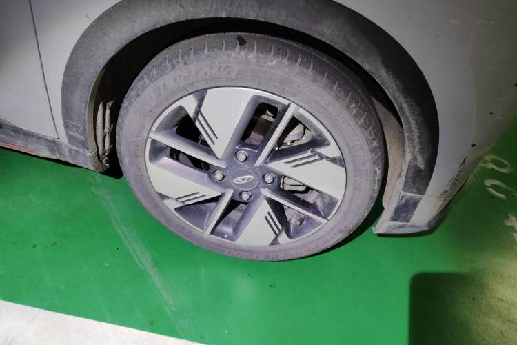 Used Chery New Energy Boundless Pro 2022 301km "WoW" Edition Lithium-Ion Battery Right Front Wheel Hub