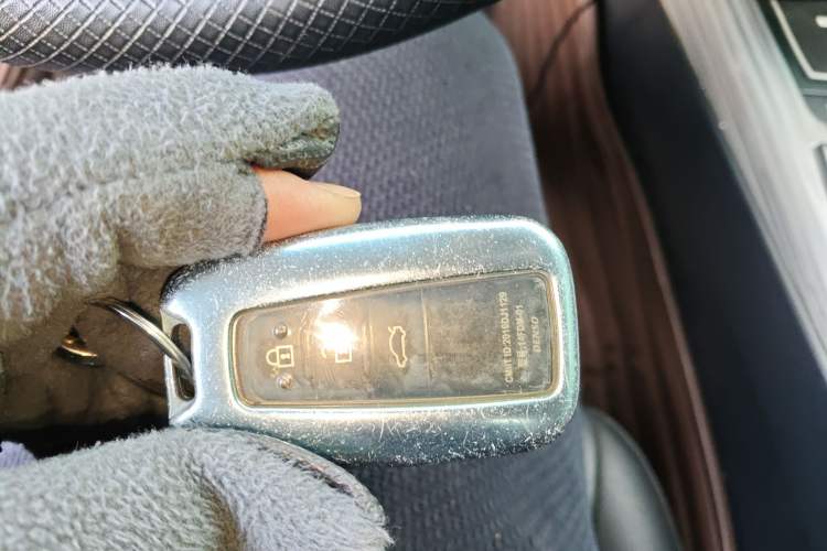 Used Toyota Camry 2019 Revised Version Dual-Engine 2.5 HG Luxury Edition
