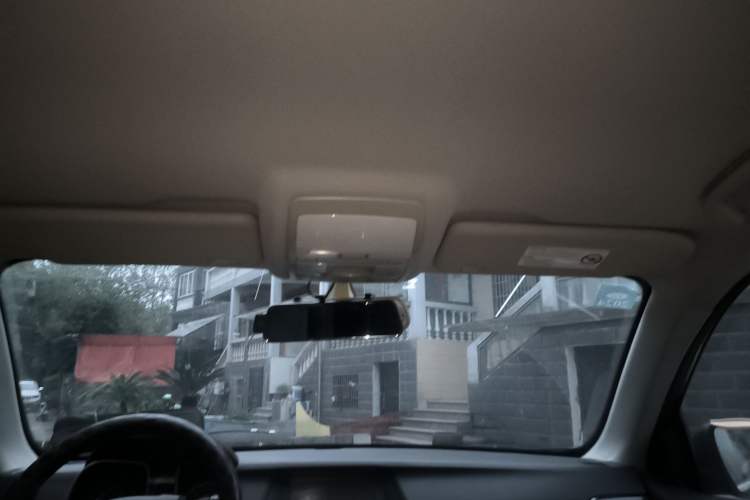 Used Zotye Domy X5 2016 1.5T Manual Luxury 7-Seater Model China IV Standard Headliner