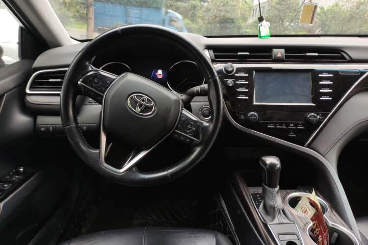 Used Toyota Camry 2018 2.0G Luxury Edition