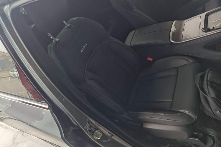 Used AION V 2024 Plus 70 Star Edition Lithium Iron Phosphate
