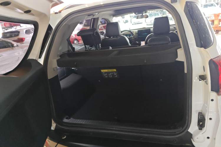 Used BYD Yuan New Energy 2019 EV360 Smart Connect Enjoyment Model Trunk