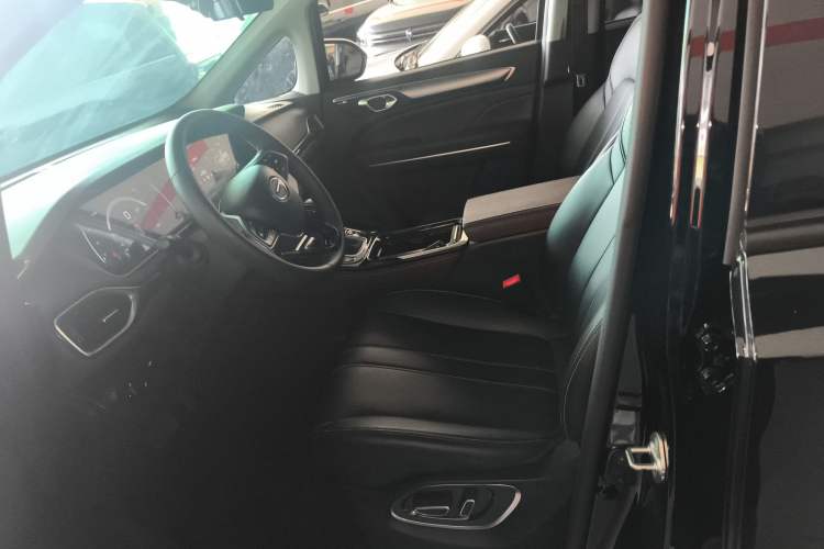 Used GAC Trumpchi M6 2023 PRO 270T DCT Luxury Edition Left Front Seat