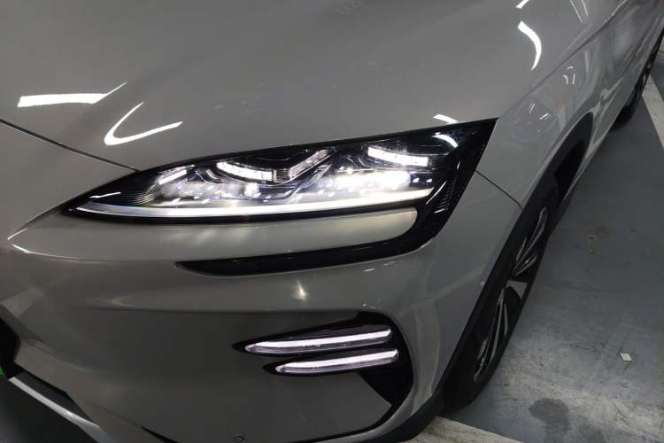 Used BYD Song PLUS New Energy 2023 Champion Edition EV 520KM Flagship Model
