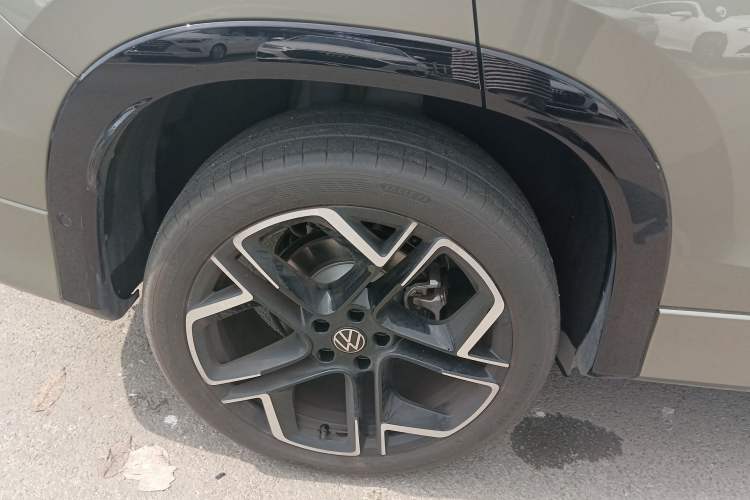 Used Volkswagen Tayron 2025 Tiguan L 380TSI 4Motion Luxury Exterior 5