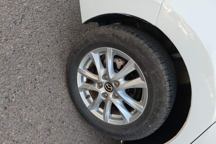 Used Mazda 3 Axela 2017 Sedan 1.5L Automatic Comfort Model Emission Standard China V Right Rear Wheel Hub