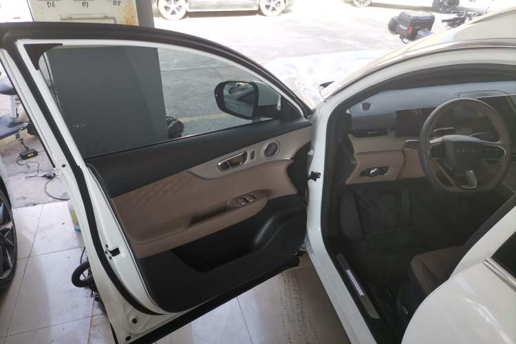 Used Chery Tiggo 8 PLUS 2025 290TGDI DCT Prestige 7-Seater
