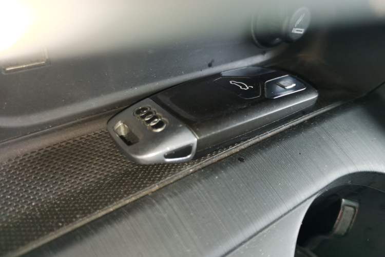 Used Audi A4L 2018 30th Anniversary Edition 30 TFSI Ambition Model Vehicle Key