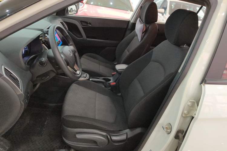 Used Hyundai ix25 2015 1.6L Automatic Two-Wheel Drive Fashionable GS Model Left Front Seat