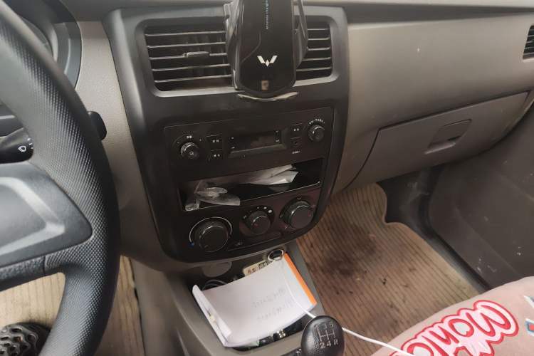 Used Wuling Rongguang V 2016 1.2L Practical Version
