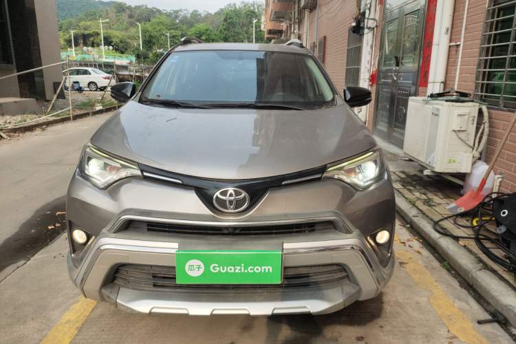 Used Toyota RAV4 2019 2.0L CVT Two-Wheel Drive Fashion X Limited Edition China VI Standard Front