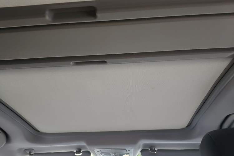 Used Renault Koleos 2012 2.5L Two-Wheel Drive Comfort Edition with Navigation
