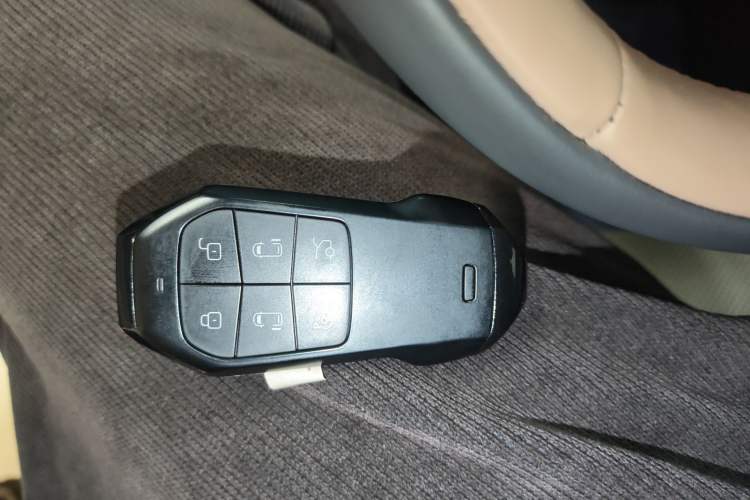 Used XPeng X9 2025 740 Ultra-Long Range Max