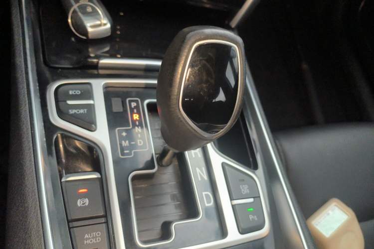 Used Geely Auto Emgrand GT 2016 1.8T Zunya Model Gear Lever