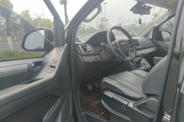 Used SAIC MAXUS G10 2023 2.0T Manual Multi-Function Version Diesel 7 Seats
