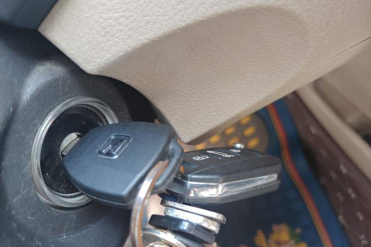 Used Zotye Z300 2016 New Vision 1.5L Manual Entry-Level Model