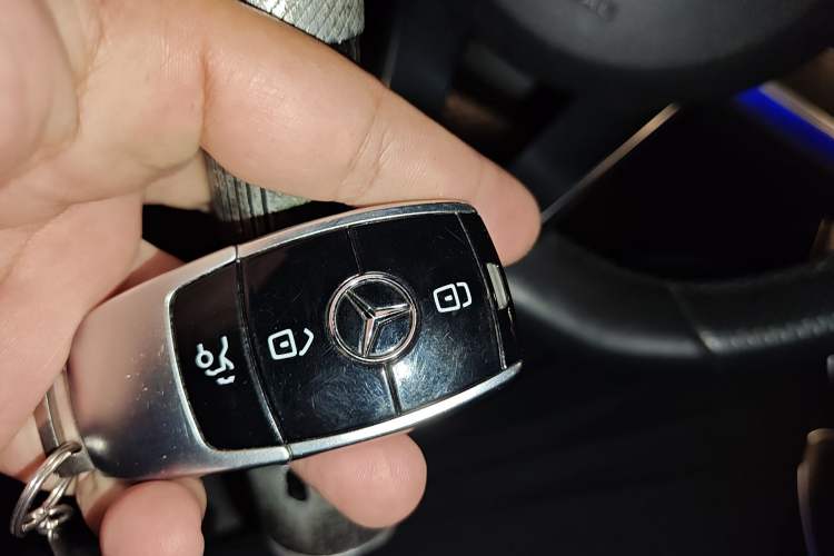 Used Mercedes-Benz E-Class 2018 Facelift E 200 L Sport Edition