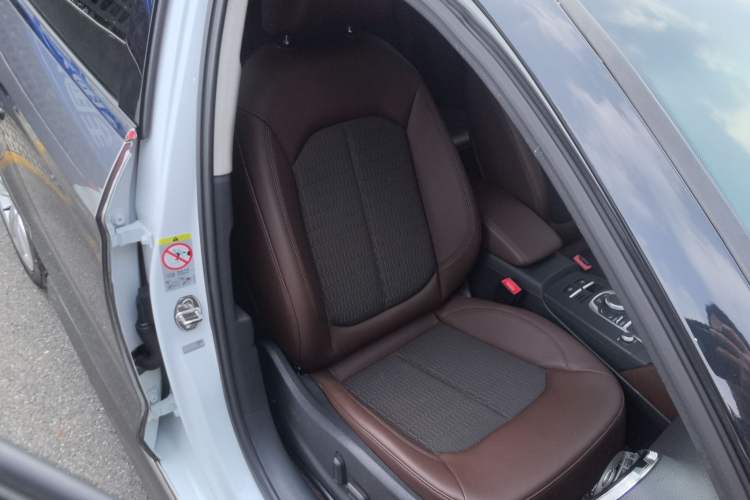 Used Audi A3 2014 Limousine 40 TFSI S line Comfort Model