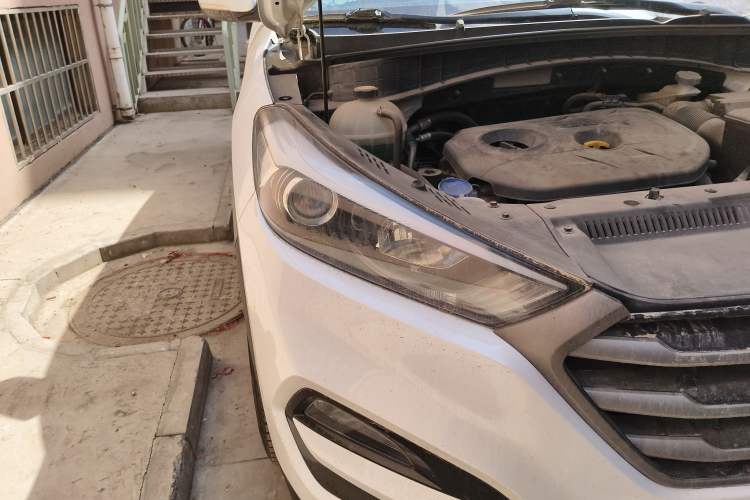 Used Hyundai Tucson 2015 2.0L Automatic Two-Wheel Drive Smart Version
