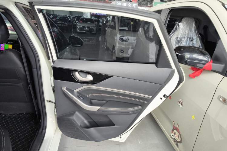 Used Venucia D60 2023 PLUS 1.6L XE CVT Trendy Edition