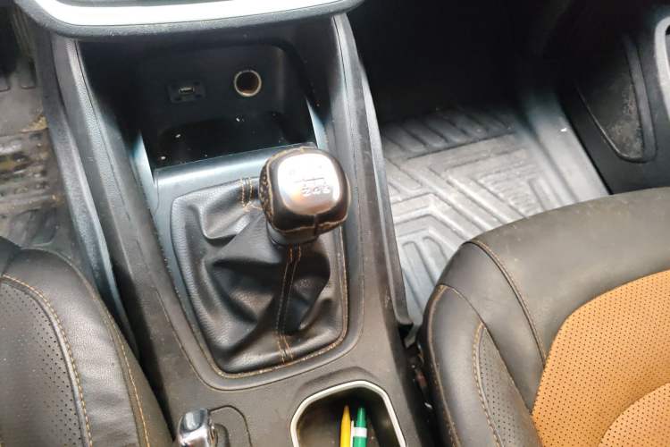 Used Wuling Hongguang S3 2018 1.5L Manual Comfort Model China V Standard Gear Lever