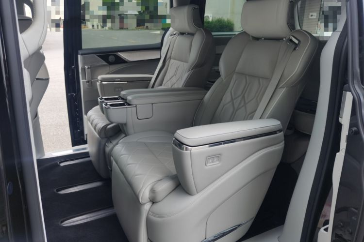 Used Volvo EM90 2025 Ultra Six-Seater