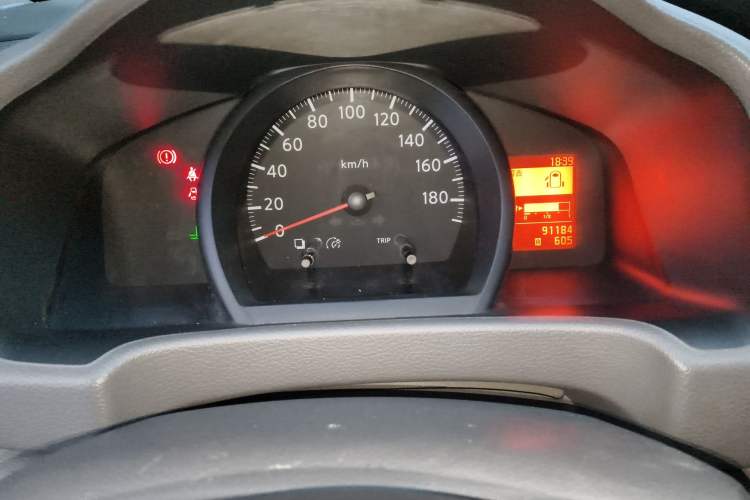 Used Nissan NV200 2014 1.6L Manual Luxury Model China IV Standard Odometer Close Up