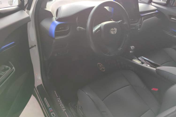 Used Toyota C-HR 2021 2.0L Luxury Edition Driver Seat