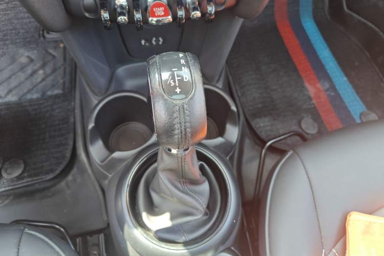 Used MINI 2015 1.2T ONE Five-Door Edition Gear Lever