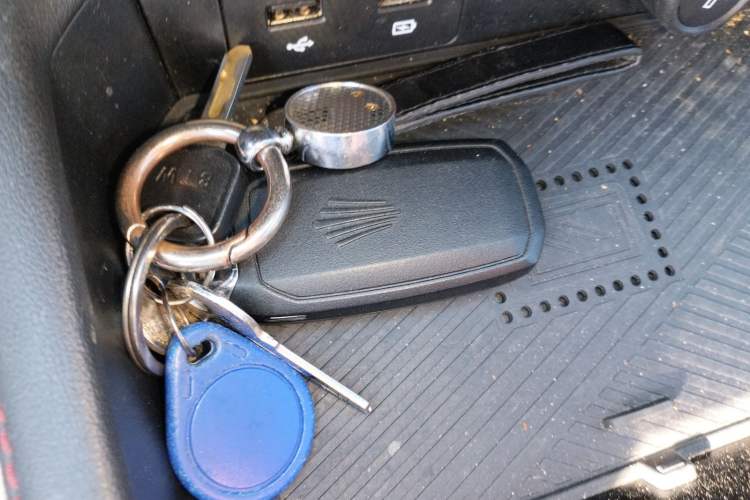 Used JMC DaDao 2024 Gantaner 2.3T Diesel Automatic 4x4 Boundless Edition Vehicle Key