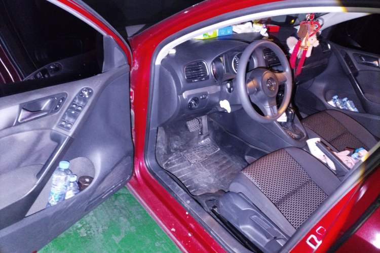 Used Volkswagen Golf 2011 1.6L Automatic Fashion Edition Driver Seat