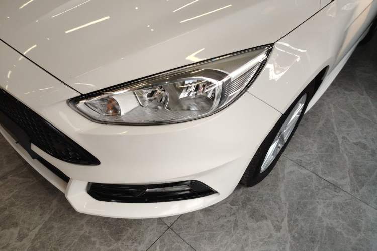 Used Ford Focus 2018 Hatchback Classic EcoBoost 180 Automatic Elite Model
